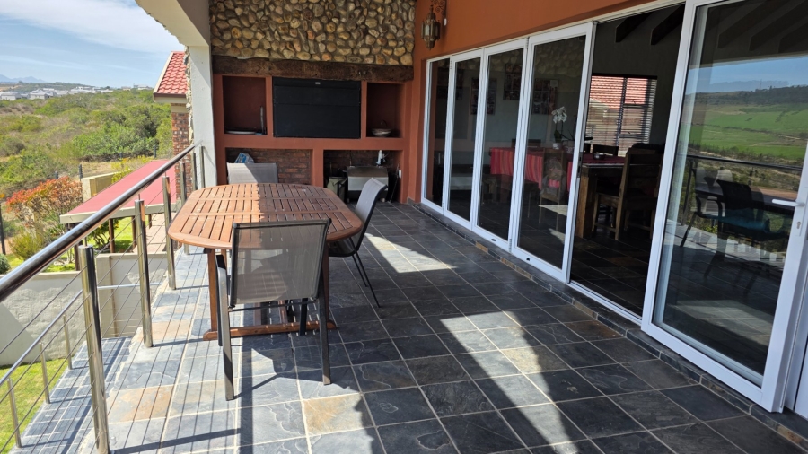 3 Bedroom Property for Sale in Reebok Western Cape